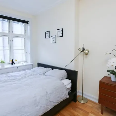 Apartment Spacious, Bright With Balcony For Up To 4 Guests Copenhagen